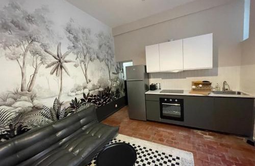 Bourges Apartment | Le petit château du Docteur Cambournac