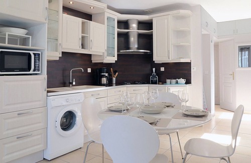 Cancale Apartment | Le Petit Chalet Bleu