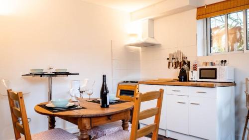 Les 3 Cites Apartment | Le petit Cocon Bucolique - Charmant T2 familial