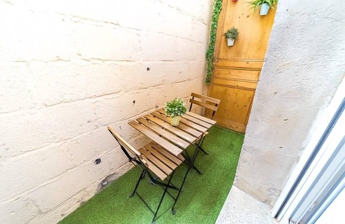 Gorge de Loup Apartment | Le Petit Cottin - Cozy apartment for 2 people - Valmy Metro