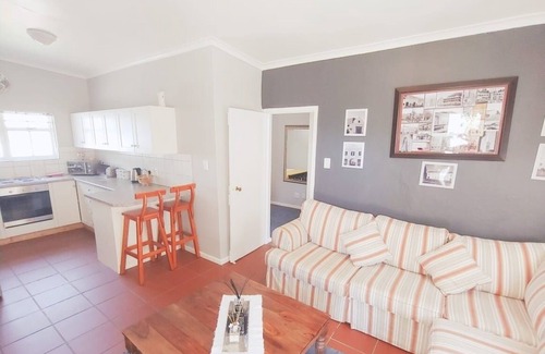 Paarl Cottage | Le Petit Dalau , Paarl