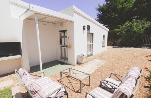 Paarl Cottage | Le Petit Dalau , Paarl