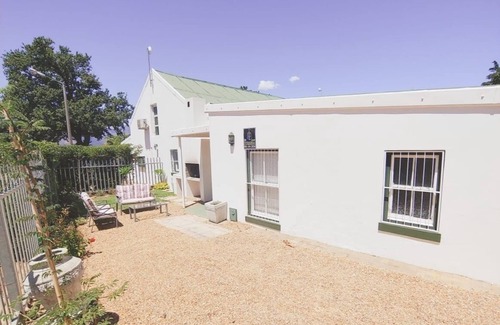 Paarl Cottage | Le Petit Dalau , Paarl