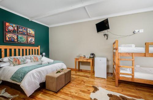Schoemanshoek Bed & Breakfast | Le Petit Karoo Ranch