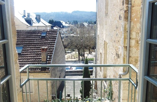 Montignac House | 'Le Petit Lascaux'.