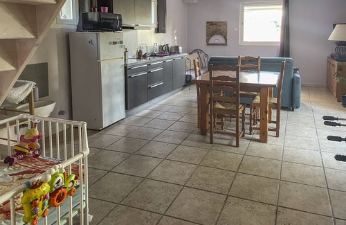 Eyragues Villa | Le Petit Mas Rey - Kid friendly house with fenced pool