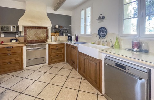 Eyragues Villa | Le Petit Mas Rey - Kid friendly house with fenced pool