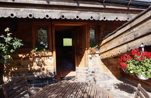 Praz-sur-Arly Ski Chalet | Le Petit Mazot