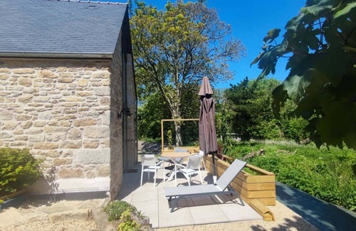 Ploudalmezeau House | Le petit moulin de Kerloroc, a haven of peace with swimming pool for lovers.