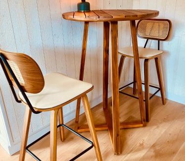 Longue-Jumelles House | Le Petit Puits