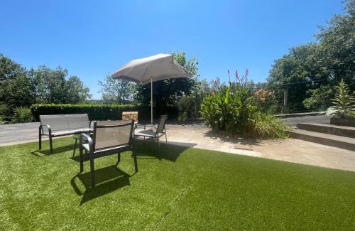 Le Lardin-Saint-Lazare House | Le petit roquet