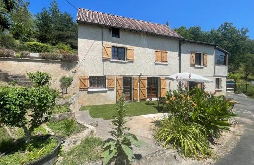 Le Lardin-Saint-Lazare House | Le petit roquet