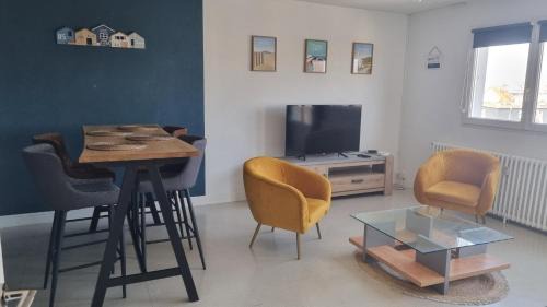 Calais City Center Apartment | Le Phare