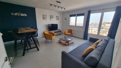 Calais City Center Apartment | Le Phare