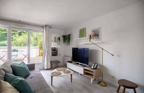 Bobigny Apartment | Le Picasso - Metro 5, terrasse, tres calme
