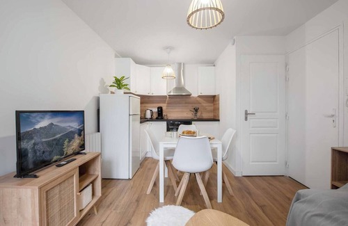Mazamet Apartment | Le Polaire : T2 Ambiance Douce et Chaleureuse