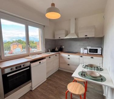 Bonneville Apartment | LE POP appartement contemporain avec terrasse et parking