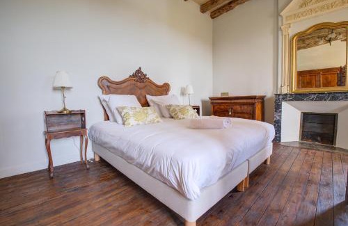 Saint-Cyprien House | Le Prieuré "Péridoors" - Élégance, Histoire & Jacuzzi