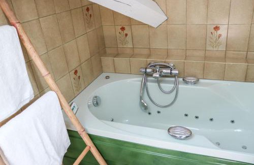 Les Avenieres-Veyrins-Thuellin House | Le Ptit Abri