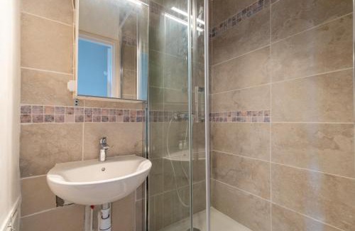 L'Hay-les-Roses Apartment | Le Ptit Henri - Studio à 20min de Paris