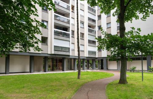 L'Hay-les-Roses Apartment | Le Ptit Henri - Studio à 20min de Paris