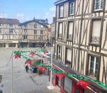 Chalons-en-Champagne Apartment | Le République