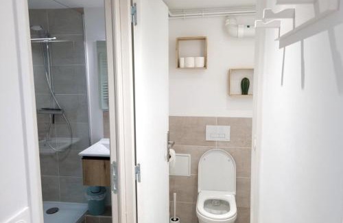 Saint-Martin-du-Littoral Apartment | Le Rêve Suspendu