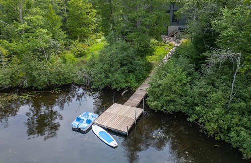 Sainte-Emelie-de-L'Energie Ski Chalet | Le Requin Skieur - Waterfront, Veranda and Spa