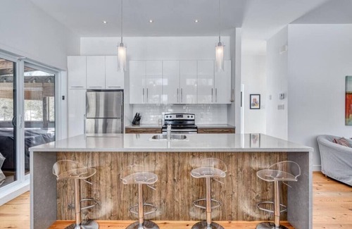 Sainte-Emelie-de-L'Energie Ski Chalet | Le Requin Skieur -Waterfront & Spa