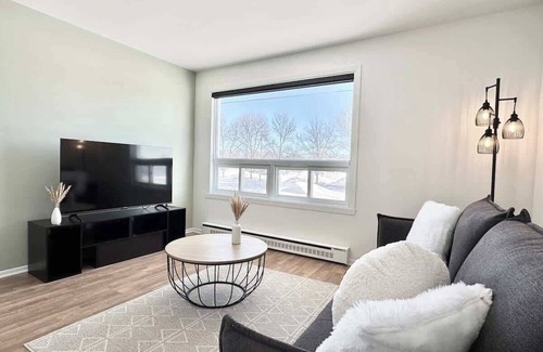 Ste. Foy Apartment | Le Ranch Summary: Ide