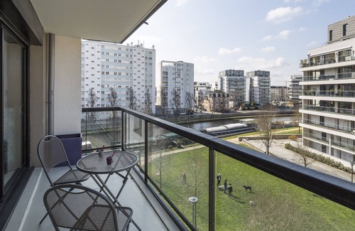 Bourg-l'Eveque Apartment | Le Reflet Citytrip au bord de l'eau