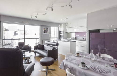 Bourg-l'Eveque Apartment | Le Reflet Citytrip au bord de l'eau