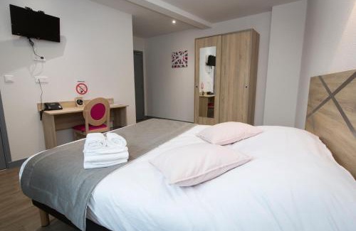 Saint-Remy-Sur-Durolle Hotel | Le Relais Délys