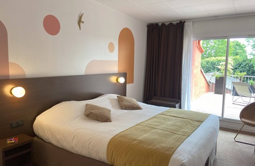 Montigny Hotel | Le Relais De Montigny - Logis