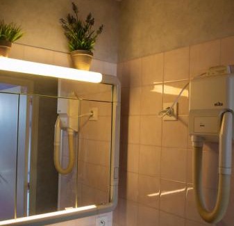 Vibraye Hotel | Le relais du chapeau rouge