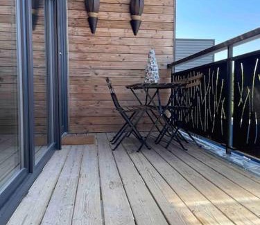 Velaux Apartment | "Le Relax" - Velaux appart climatisé - 6 pers avec terrasse à 15 min plage et aéroport