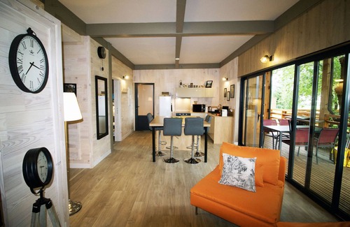 Doucier House | LE RENARD AIR-CONDITIONED WOODEN HOUSE