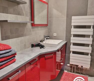 Saint-Pierre-sur-Orthe House | Le Rendez vous