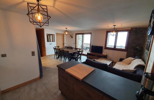 Montgellafrey Apartment | Le Repaire des Loups - Appart neuf 12 pers 4 chambres - location à la semaine