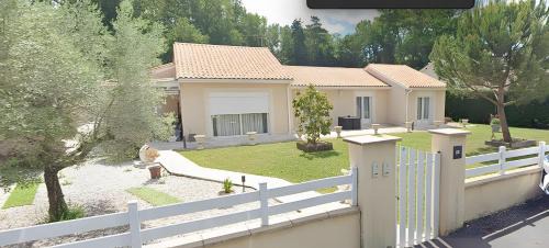 Coulounieix-Chamiers Apartment | Le Repaire de Belette