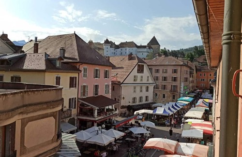 Annecy Old Town Apartment | Le Republique, heart of old town Annecy