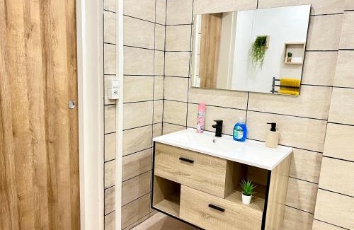 Chasseneuil-du-Poitou Apartment | ~ Le riad ~ Studio 1/4 Pers, porte du Futuroscope