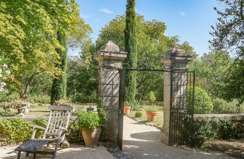 Grignan House | Le Roset, property with swimming pool and garden, view of the Château de Grignan