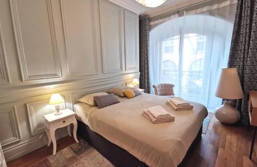 Nantes Centre Apartment | Le Royal Couëdic - Les Maisons de Madeleine