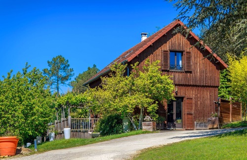 Carsac-Aillac House | Le Séchoir - Luxury air-conditioned gîte with private pool & jacuzzi
