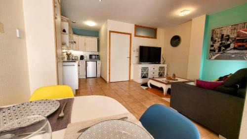Saint-Lupicin Apartment | Le Saint Lupicin - Terrasse - Proche pistes