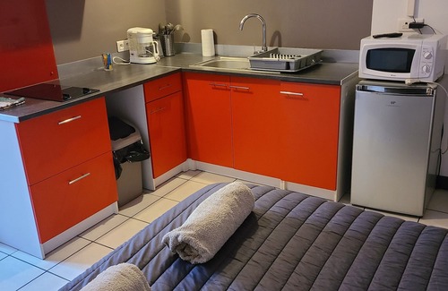 Brives-sur-Charente Apartment | Le Sarment, Studio Avec vue sur Jardin