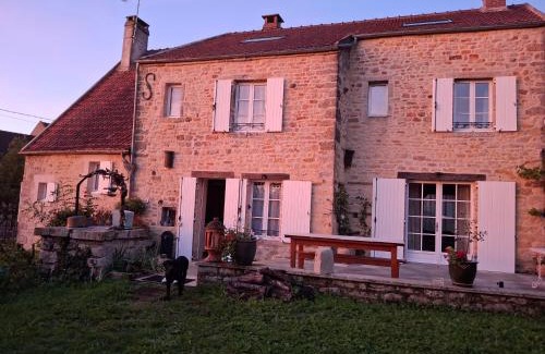 Metz-le-Comte Bed & Breakfast | Le Sept-Maison du XVII ème siècle