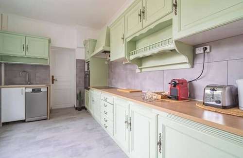 Reims Apartment | Le Seventies - Exceptional 4 rooms & billiards