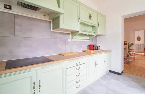 Reims Apartment | Le Seventies - Exceptional 4 rooms & billiards